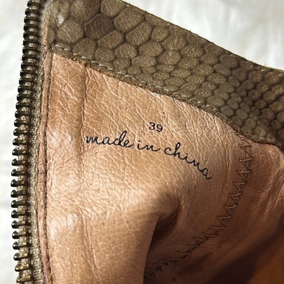 Joie Grey Snakeskin Heeled Ankle Boot size EUR size 39 US size 9 - Picture 7 of 9